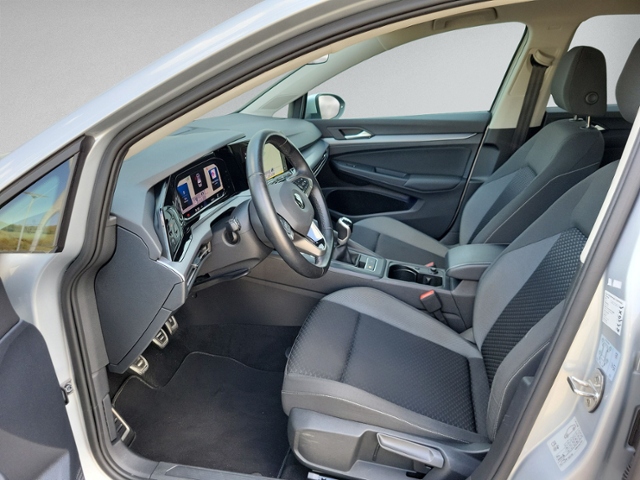 Golf VIII 1.5 TSI ACTIVE STANDHZ+RFK+HEAD-UP+NAV