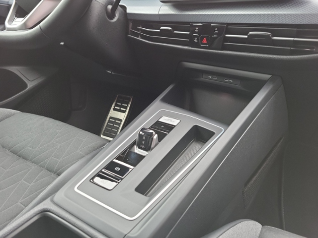 Golf VIII Variant 2.0 TDI DSG AHK+360°+IQ.LIGHT+