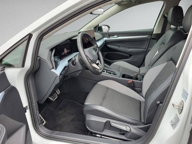 Golf VIII Variant 2.0 TDI DSG AHK+360°+IQ.LIGHT+