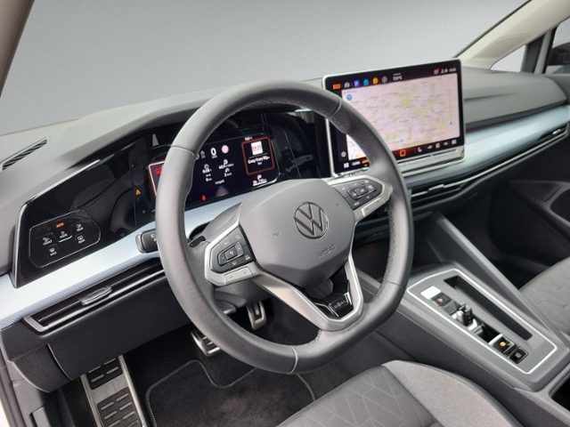 Golf VIII Variant 2.0 TDI DSG AHK+360°+IQ.LIGHT+