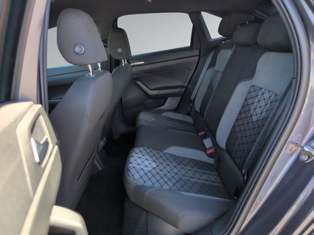 Taigo 1.5 TSI DSG R-LINE AHK+RFK+IQ.LIGHT+NAVI.+