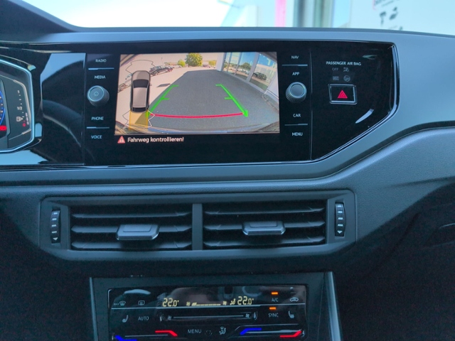 Taigo 1.5 TSI DSG R-LINE AHK+RFK+IQ.LIGHT+NAVI.+