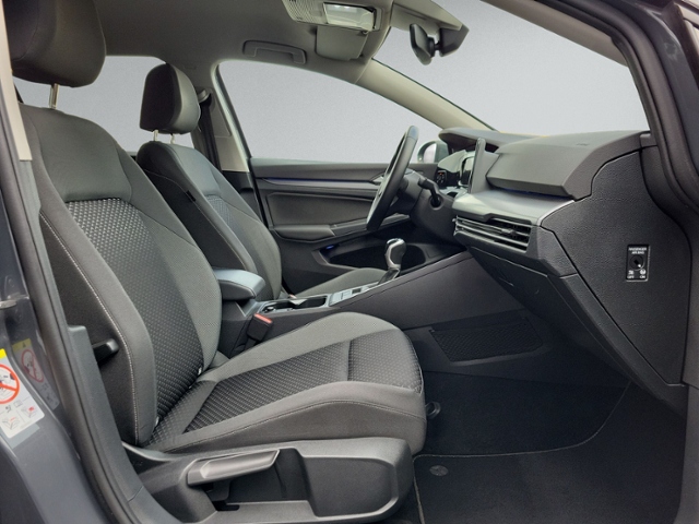 Golf VIII 1.5 TSI ACTIVE STANDHZ+RFK+HEAD-UP+NAV