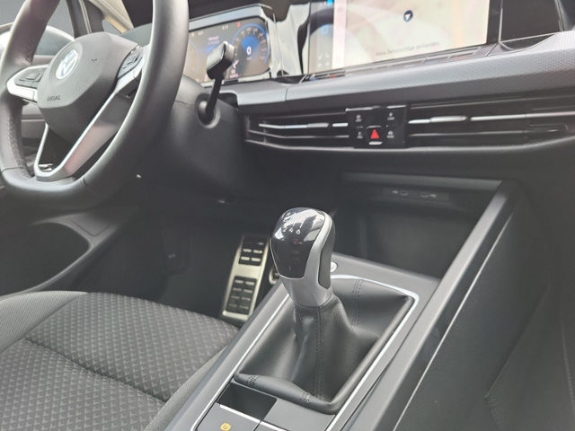 Golf VIII 1.5 TSI ACTIVE STANDHZ+RFK+HEAD-UP+NAV