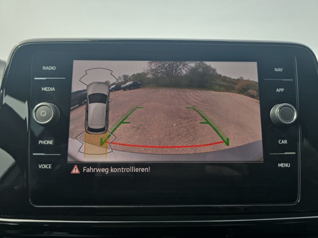 T-Roc 1.5 TSI DSG R-LINE PANO+IQ.LIGHT+RFK+NAVI+