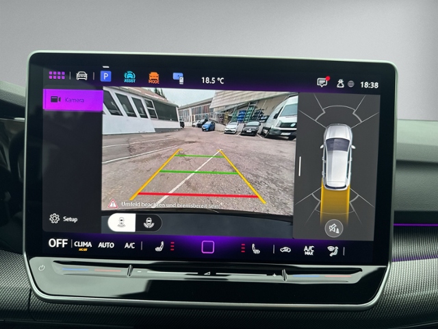 Golf VIII 1.5 eTSI DSG R-LINE PANO+NAVI+ACC+LED+