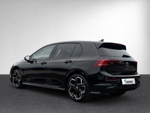 Golf VIII 1.5 eTSI DSG R-LINE PANO+NAVI+ACC+LED+