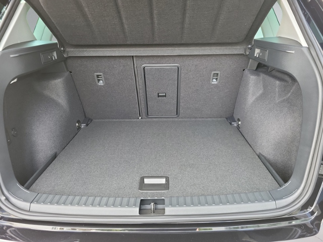 Ateca 1.5 TSI DSG AHK+RFK+NAVI.+KESSY+eHECK+ACC+