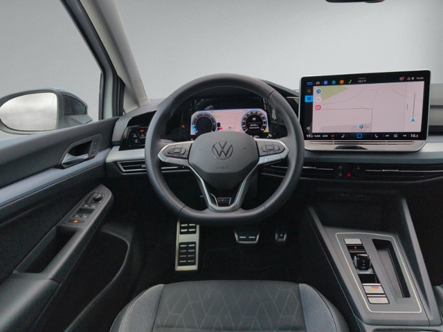 Golf VIII Variant 2.0 TDI DSG AHK+IQ.LIGHT+360°+