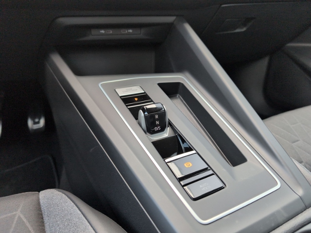 Golf VIII Variant 2.0 TDI DSG AHK+IQ.LIGHT+360°+