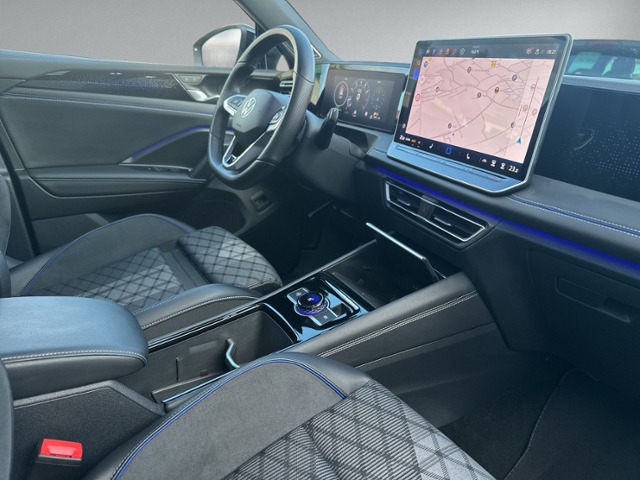 Tiguan 1.5 eTSI DSG R-LINE PANO+360°+IQ.LIGHT+HE