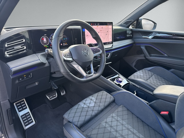 Tiguan 1.5 eTSI DSG R-LINE PANO+360°+IQ.LIGHT+HE