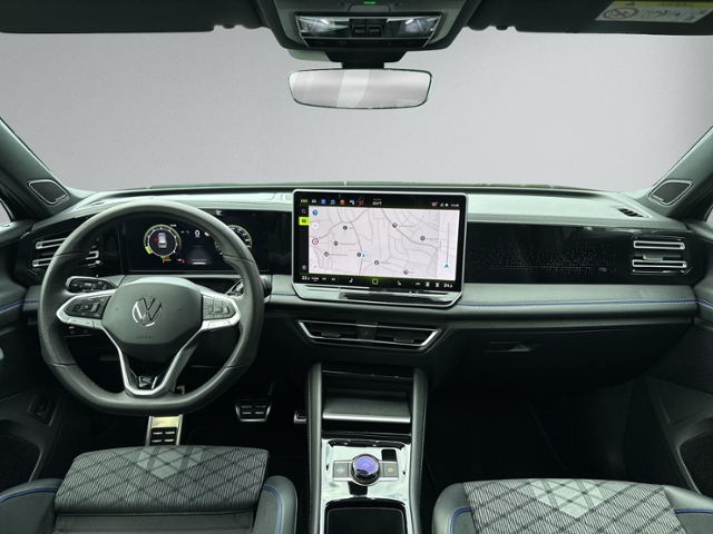 Tiguan 1.5 eTSI DSG R-LINE PANO+360°+IQ.LIGHT+HE