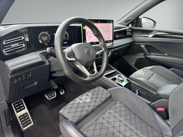 Tiguan 1.5 eTSI DSG R-LINE PANO+360°+IQ.LIGHT+HE