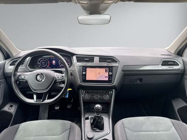 Tiguan 2.0 TDI R-LINE 4Motion LED+NAVI+eHECK+RFK