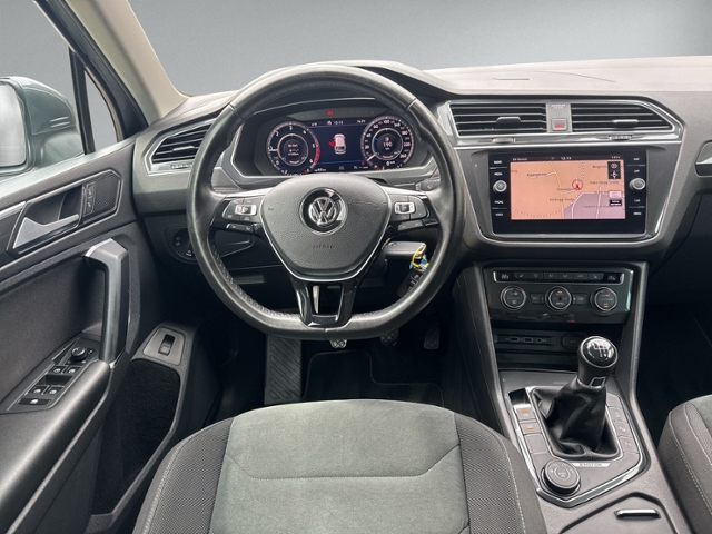Tiguan 2.0 TDI R-LINE 4Motion LED+NAVI+eHECK+RFK