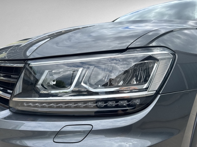 Tiguan 2.0 TDI R-LINE 4Motion LED+NAVI+eHECK+RFK