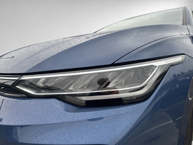 Golf VIII 1.5 eTSI DSG LED+AHK+RFK+ACC+SHZ+APP-C