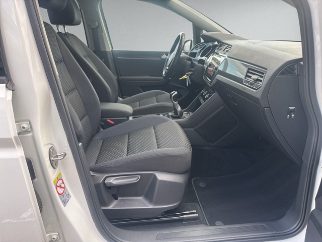 Touran 2.0 TDI UNITED 7-SITZER+PANO+AHK+NAVI+SHZ