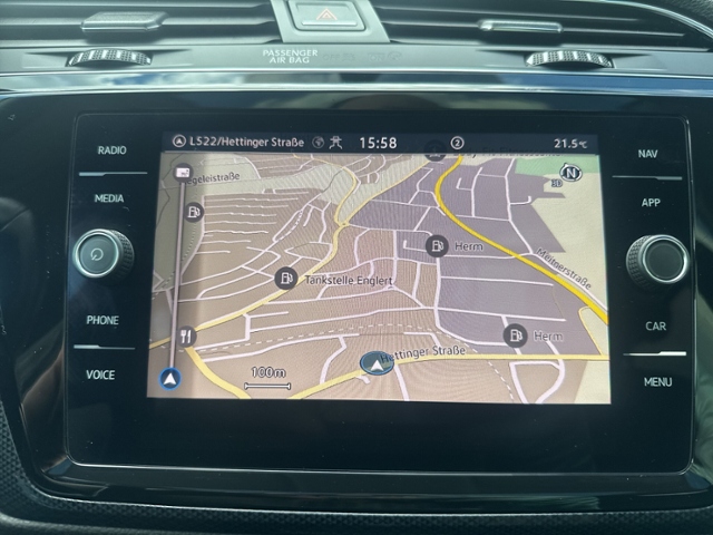 Touran 2.0 TDI UNITED 7-SITZER+PANO+AHK+NAVI+SHZ