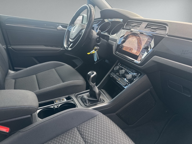Touran 2.0 TDI UNITED 7-SITZER+PANO+AHK+NAVI+SHZ