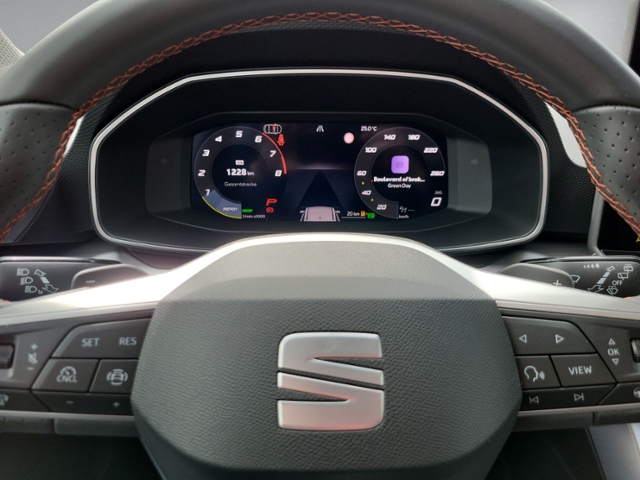 Leon ST 1.5 eTSI DSG FR AHK+NAVI+KAMERA+ACC+LED+