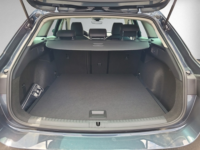 Leon ST 1.5 eTSI DSG FR AHK+NAVI+KAMERA+ACC+LED+