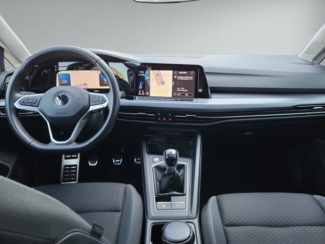 Golf VIII 1.5 TSI ACTIVE STANDHZ+RFK+HEAD-UP+NAV