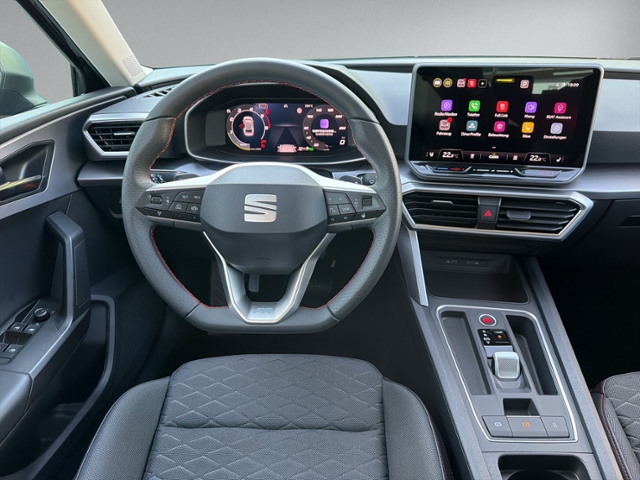 Leon ST 2.0 TDI DSG FULL-LINK+AHK+KAMERA+ACC+LED