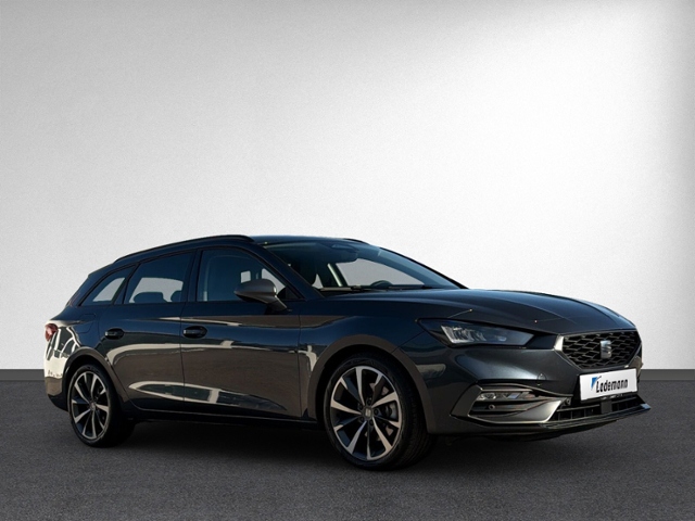 Leon ST 2.0 TDI DSG FULL-LINK+AHK+KAMERA+ACC+LED