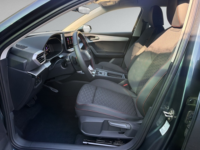 Leon ST 2.0 TDI DSG FULL-LINK+AHK+KAMERA+ACC+LED