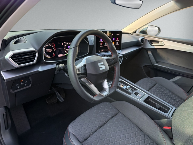Leon ST 2.0 TDI DSG FULL-LINK+AHK+KAMERA+ACC+LED