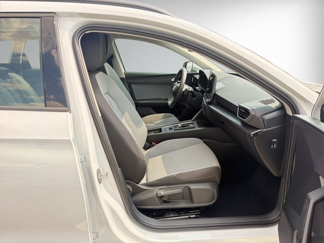Leon ST 1.5 eTSI DSG STYLE AHK+RFK+NAVI+ACC+LED+