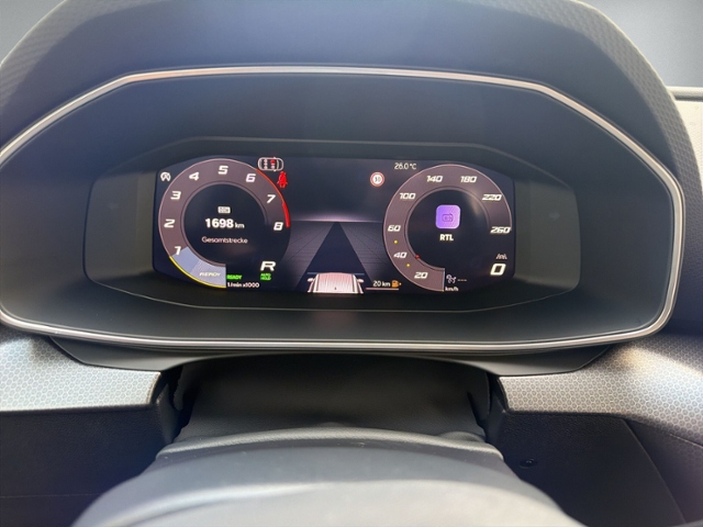 Leon ST 1.5 eTSI DSG STYLE AHK+RFK+NAVI+ACC+LED+