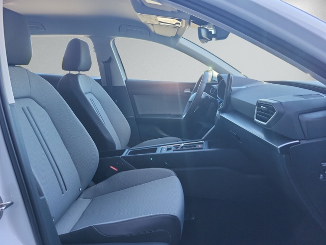 Leon ST 2.0 TDI DSG STYLE AHK+KAMERA+ACC+LED+ACC