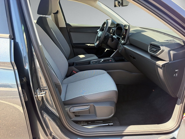 Leon ST 2.0 TDI DSG STYLE AHK+KAMERA+ACC+LED+LMF