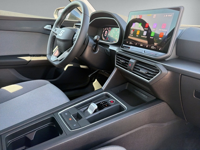 Leon ST 2.0 TDI DSG STYLE AHK+KAMERA+ACC+LED+LMF