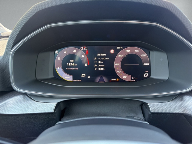 Leon ST 2.0 TDI DSG STYLE AHK+KAMERA+ACC+LED+LMF