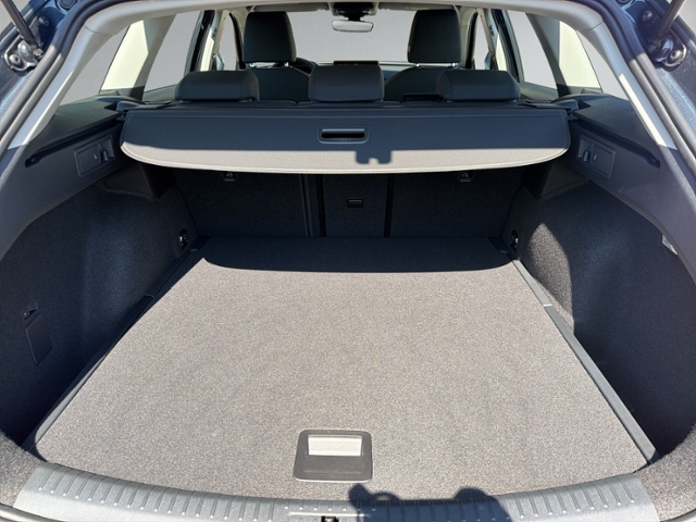 Leon ST 2.0 TDI DSG STYLE AHK+KAMERA+ACC+LED+LMF