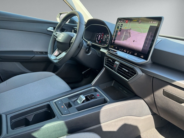 Leon ST 2.0 TDI DSG STYLE AHK+NAVI+KAMERA+ACC+LE