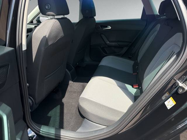 Leon ST 2.0 TDI DSG STYLE AHK+NAVI+KAMERA+ACC+LE