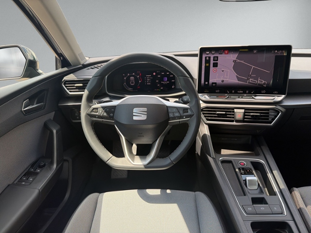 Leon ST 2.0 TDI DSG STYLE AHK+NAVI+KAMERA+ACC+LE