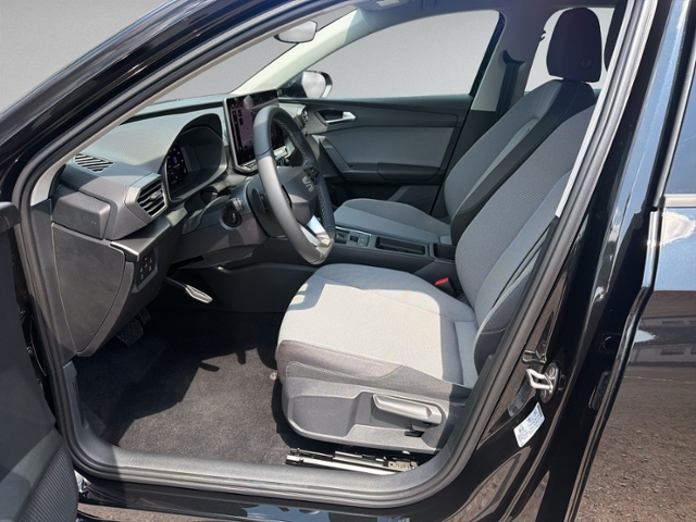 Leon ST 2.0 TDI DSG STYLE AHK+NAVI+KAMERA+ACC+LE