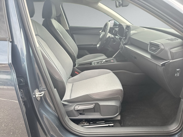 Leon 1.5 eTSI DSG STYLE KAMERA+ACC+LED+CLIMATRON