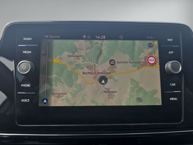 T-Roc 1.5 TSI DSG R-LINE PANO+IQ.LIGHT+RFK+NAVI+