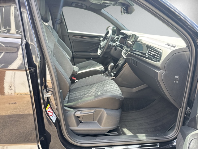 T-Roc 1.5 TSI DSG R-LINE PANO+IQ.LIGHT+RFK+NAVI+