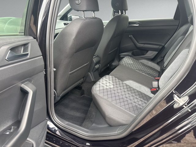 Polo 1.0 TSI DSG R-LINE PANO+IQ.LIGHT+RFK+ACC+SH