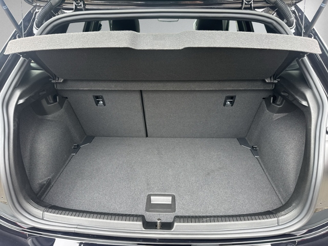 Polo 1.0 TSI DSG R-LINE PANO+IQ.LIGHT+RFK+ACC+SH