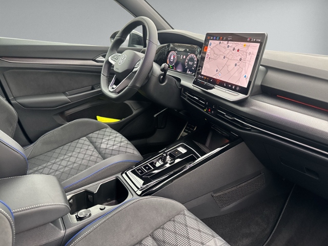 Golf VIII 1.5 eTSI DSG R-LINE PANO+NAVI+ACC+LED+