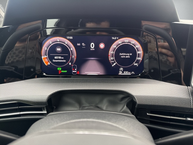 Golf VIII 1.5 eTSI DSG R-LINE PANO+NAVI+ACC+LED+